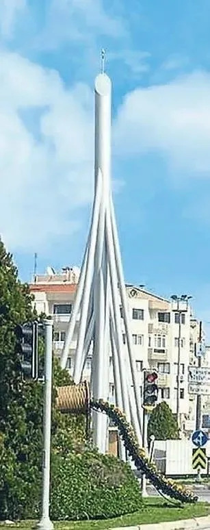 "İzmir'de Anıt Krizi: Armağan Çağlayan'dan Tepki!"