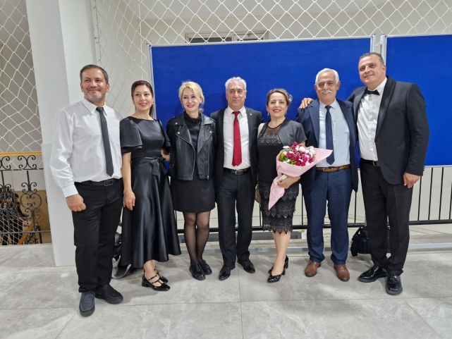 Öğretmenler, Türk Halk Müziği Korosuyla İzleyenleri Coşturdu…