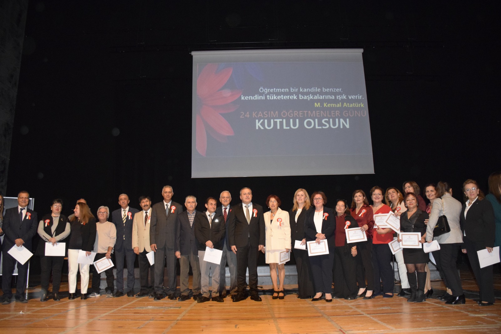 Karşıyaka’da 24 Kasım’da Duygulu Öğretmenler Günü Töreni