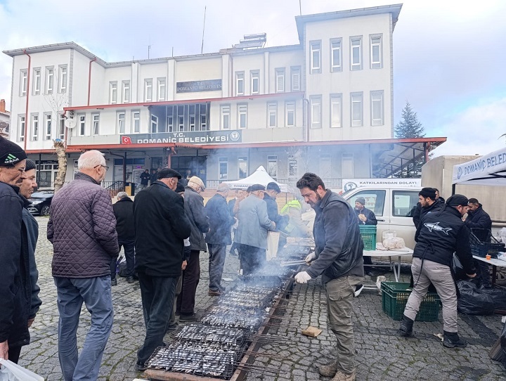 Domaniç’te Balık Ekmek Festivali’ne Yoğun İlgi