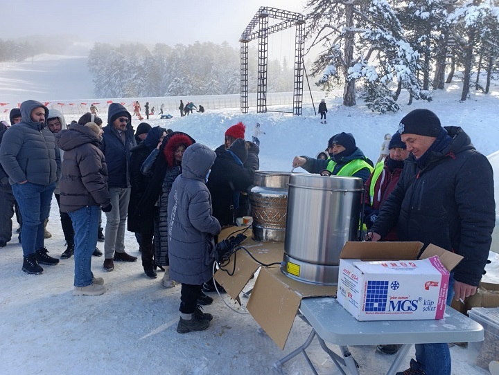 Murat Dağı’nda kış şöleni: Binlerce kişi festivalde buluştu