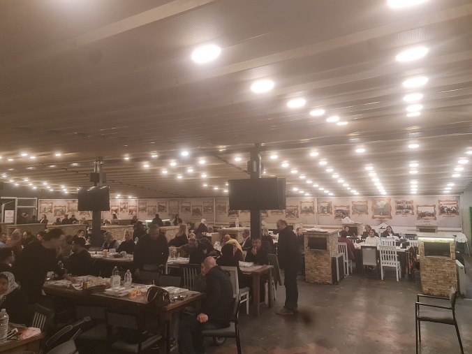 İzmir’de Geleneksel İftar Sofrasında Tanınmış İsimler Buluştu