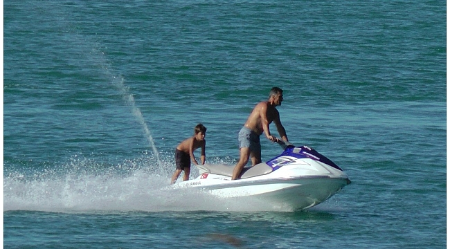 Jet Ski ile tehlikeli oyun kameralarada