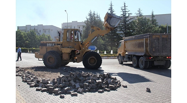 Milli İrade Caddesinde sıcak asfalt öncesi altyapı çalışmaları başladı