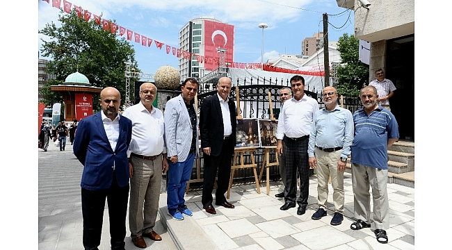 O gecenin simge fotoğrafları 15 Temmuz Demokrasi Meydanı'nda sergileniyor