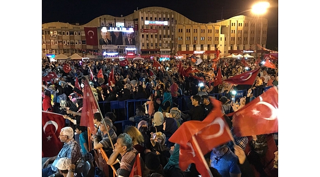 Sakarya'da 'Demokrasi Nöbeti' başladı