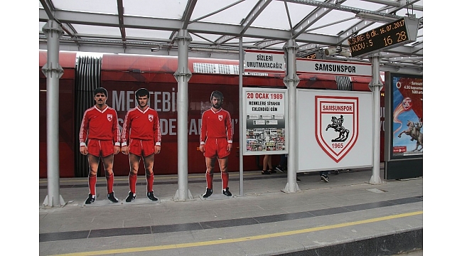 Samsunspor'un kazada ölen futbolcuları durakta ölümsüzleştirildi