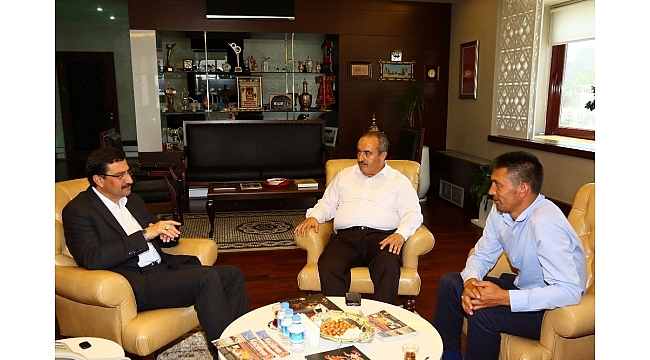 Şehit Ömer Halisdemir'in kardeşi Başkan Ak'ı ziyaret etti