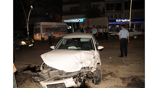 Tokat'ta otomobil minibüse çarptı: 3 yaralı