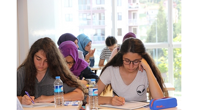 Akademi Lise'de yeni dönem için kayıtlar başladı
