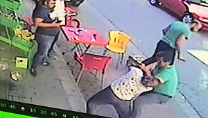 Başka bir kadınla gördüğü kocasını sokak ortasında bıçakladı