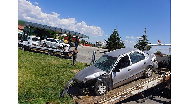 Konya'da iki otomobil çarpıştı: 7 yaralı