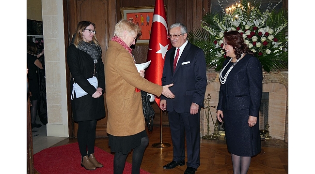 Paris'te Cumhuriyetin kuruluşunun 94.yıl dönümü çoşkuyla kutlandı