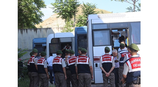 Denizli'deki emniyet yapılanması davasında 4 tahliye kararı