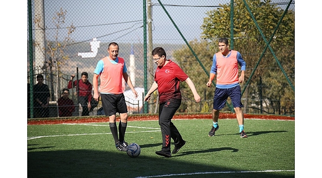 Halısaha açılışında futbol şov