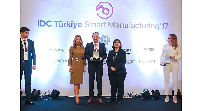 Hugo Boss İzmir'e IDC'den iki ödül