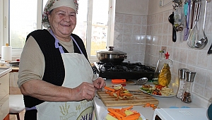 76’lık Youtuber Saniye anne