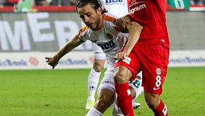 Akdeniz derbisinin güleni Antalyaspor