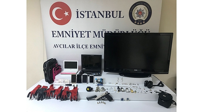 Avcılar'da evden hırsızlık yapan şahıslar, polisten kaçamadı