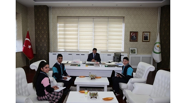 Öğrencilerden Rektör Alma'ya ziyaret