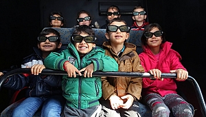 Buca’nın miniklerine karne hediyesi 12 boyutlu film gösterimi