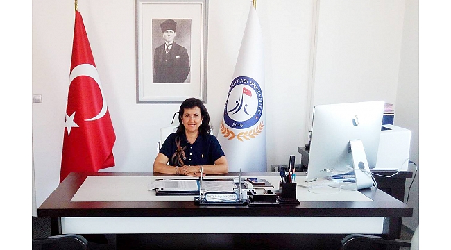 İzmir Demokrasi Üniversitesi öğrencilerini bekliyor