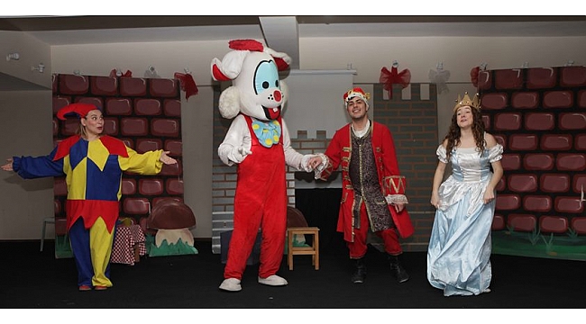 Bayraklı’da tiyatro festivali