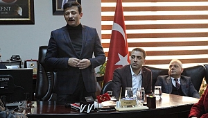 "İzmir’de 3,5 aydır tiyatro izliyoruz"