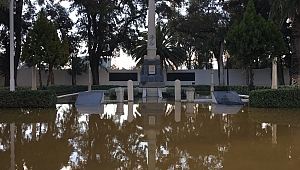 İzmir’de şehitlik sular altında kaldı