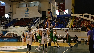 Petkim 10. galibiyetini aldı.