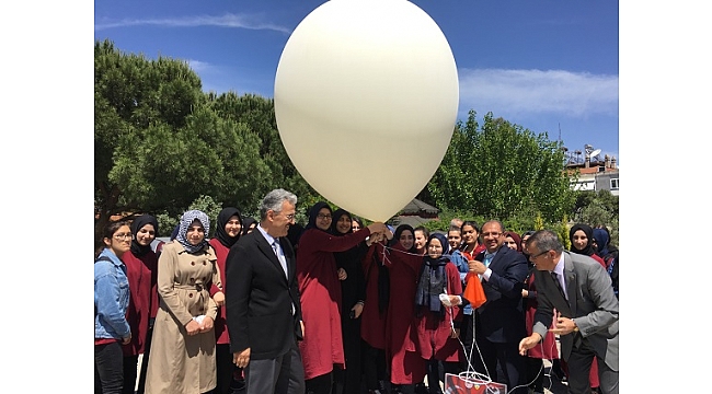 Türk bayraklı meteoroloji balonu gökyüzüne uçuruldu