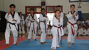Gaziemir’in taekwondocularından kuşak mücadelesi