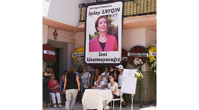 Efsane Bakan son yolculuğuna uğurlandı