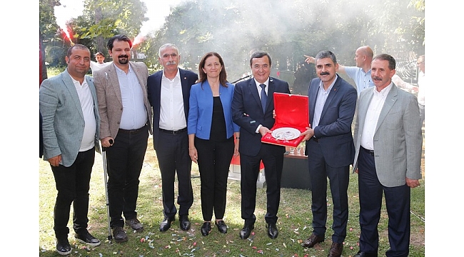 Konak’ta KHK’lıların yüzünü güldüren sözleşme