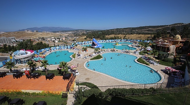 Aqua Yaşam havuzları bu bayramda da İzmirlileri bekliyor