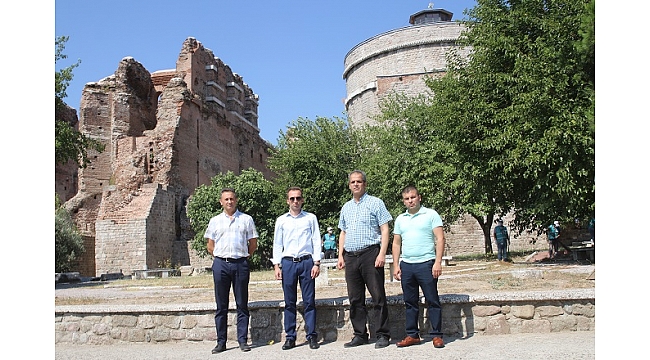 Denetimli Serbestlik Yükümlülerinden Çevre Temizliği