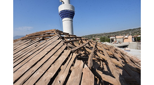 Kemalpaşa Belediyesinden Sonbahar Öncesi Cami Tadilatı