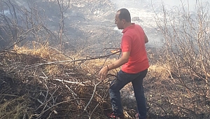 Urla'daki yangına belediye başkanı da müdahale etti
