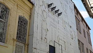 Yanan Tarihi Otel Küllerinden Doğacak