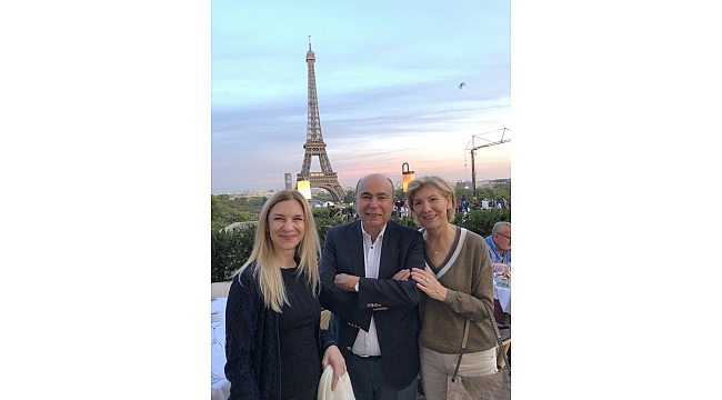 Asena, Paris'te Deneyimlerini Anlattı