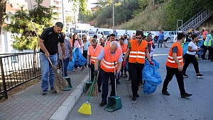 İki Başkan temizlik çalışmalarına katıldı