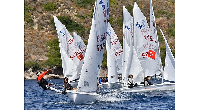 Sahne  420-470 ile Rüzgar Sörfü sınıflarının