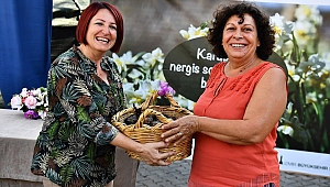 Soyer, Karaburunlu nergis üreticilerinin yüzünü güldürdü