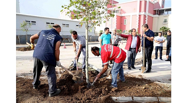 Karşıyaka’da hedef 5 yılda 100 bin fidan!