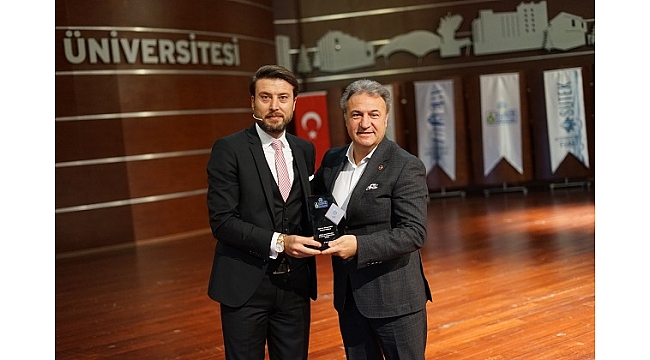Başkan İduğ'un iki vizyon projesine ödül
