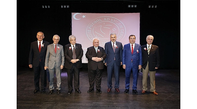 TÜRFAD, futbola emek verenleri yaşarken ödüllendirdi