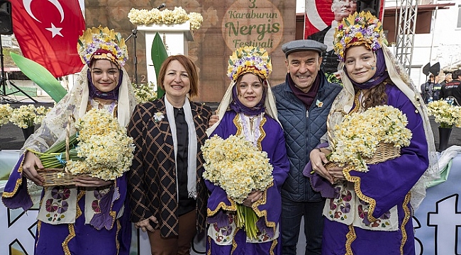 Karaburun sokakları nergis koktu