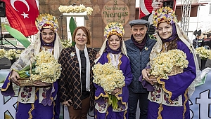 Karaburun sokakları nergis koktu