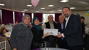 Çiğli’de yaşayan çiftlere “Bir yastıkta 40 yıl” jesti