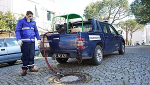 Kaldırımları işgal eden araçlara cezai işlem uygulandı.